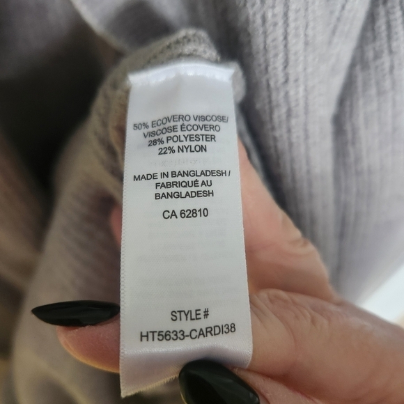 Ricki's Plus  Size Grey Knit Cardigan Size 2x/3x - Picture 7 of 9